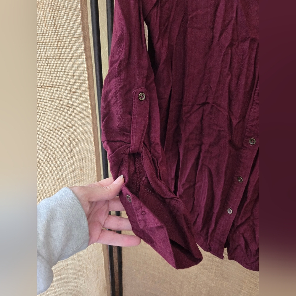 Women's Knox Rose Burgundy Embroidered Floral Button-Up Shirt Size M - Picture 2 of 16